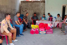 Dinsos Lahat Salurkan Bantuan Korban Kebakaran di Perumahan Tiara