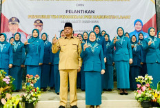Bupati Bursah Lantik Pengurus TP-PKK Lahat, Ini Sampaiannya