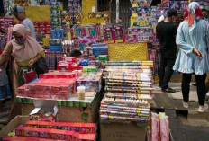 Pedagang Petasan Ramai di Bulan Ramadhan 