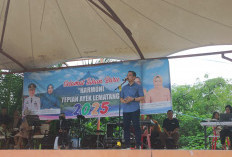 Berikan Pertunjukan dan Hiburan Kepada Masyarakat di Tepian Ayek Lematang