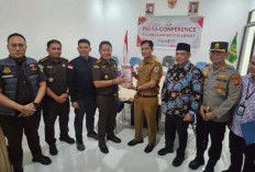 Kejari Lahat Setorkan Uang Pengganti Kerugian Negara ke Kas Daerah