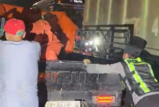 Mobil Sayur Patah As, Cepat Tanggap Personel Polsek Merapi Atur Lalu Lintas di Jalinsum Desa Merapi Barat