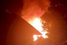 Satu Unit Rumah Ludes, Api Membumbung Tinggi