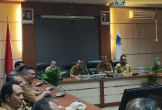 Rakor dengan Seluruh Camat, Sekda Lahat Izromaita Ajak Bersinergi