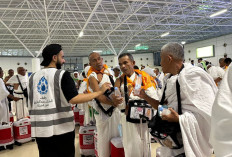 Tiba di Jeddah, Jemaah Haji Indonesia Dapatkan Air Zam-zam Gratis