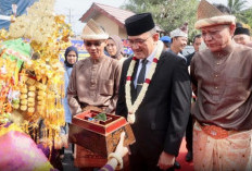 Sekda Sumsel Hadiri Rapat Paripurna DPRD OKU Timur