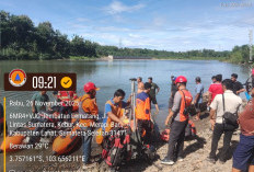 BPBD Lahat Bantu Pencarian Korban Lakalantas Jatuh dari Jembatan Kebur ke Sungai Lematang