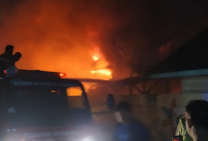 Korsleting Listrik Diduga Jadi Penyebab Kebakaran Hebat di Sukaratu