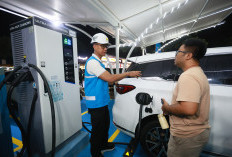 Antisipasi Lonjakan EV selama Nataru, Dirut PLN Tinjau Langsung Kesiagaan SPKLU di Berbagai Titik Krusial