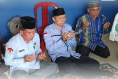 Kemenag Lahat Tunjukkan Kepedulian, Kunjungi Keluarga Pegawai yang Sakit
