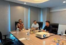 Perjuangkan Nasib PPPK dan Honorer, Bupati Joncik Muhammad Ikuti Rapat Strategis Bersama Komisi II DPR RI