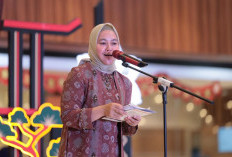 Fashion Show Angkat Wastra Sumatera Selatan