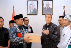 SERAHKAN DONASI UNTUK PALESTINA KEPADA DUTA BESAR