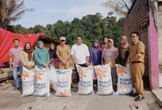 Salurkan Bantuan Korban Kebakaran   