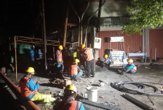 PLN ULP Baturaja Berjibaku Memulihkan Kondisi Kelistrikan Pasca Badai