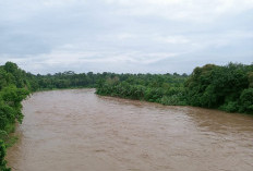 Beberapa Anak Sungai Meluap   