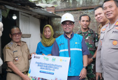 PLN UP3 Lahat Laksanakan Program Light Up The Dream (LUTD), Berikan Bantuan Listrik Gratis untuk 30 Keluarga 