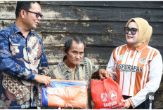 Wabup Netta Tinjau Korban Kebakaran, Imbau Warga Tingkatkan Kewaspadaan