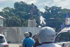 Tangan Menjulur ke Jalur One Way