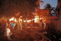 Dua Rumah Hangus Terbakar, Diduga Korsleting Listrik