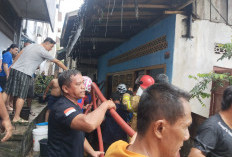 Diduga Korsleting Listrik, Satu Unit Rumah di Pasar Baru Terbakar