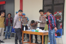 Anggota Polres Empat Lawang Tes Urine 