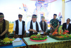 Dapat Gelar Adat dari Umat Hindu Bali, Herman Deru Tegaskan Pentingnya Persatuan dalam Keberagaman