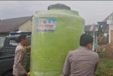 Kapolres Lahat Laksanakan Bansos ke Ponpes Al Ashriyah Nurul Iman : Momen HUT Bhayangkara ke-79