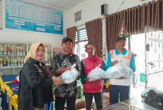 Berbagi Kebahagiaan, SDN 10 Lahat Bagikan Paket Sembako