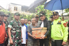 Tinjau Lokasi Banjir Berikan Bantuan