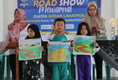 Peserta Anak-anak di Kecamatan Mulak Sebingkai Girang, Coretan Indah Lomba Mewarnai di Atas Koran Lahat Pos