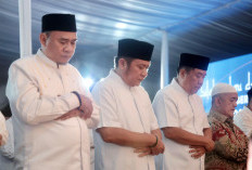 Awali Safari Ramadhan 1446 H, Gubernur dan Wagub Sholat Isya dan Tarawih Berjamaah 