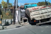 Jalan Persimpangan Ini Kerap Kejadian Truk Nyungsep Bahkan Tabrak Trotoar