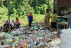 Kunjungi TPS 3R Tanjung Payang, Tim DLH Beri Pembinaan kepada Petugas Sampah