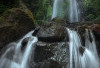 Salah Satu Wisata Alam Populer di Karanganyar, Ini Keunikan Yang Ada di Air Terjun Jumog