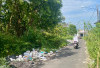 Muncul Bau Tak Sedap! Tumpukan Sampah Menumpuk di Sepanjang Jalan Dusun Pagar Sari Lahat