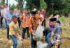 Pelepasan Bibit Ikan, Bupati Bursah Zarnubi Tegaskan Perkuat Ketahanan dan Swasembada Pangan